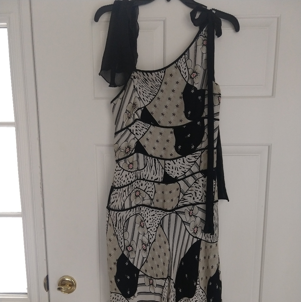 Patterned Black and Tan Midi Dress
